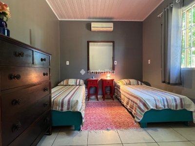 Casa à venda com 220m², 5 quartos, 2 suítes, 4 vagas no bairro Rio Tavares em Florianópolis - Foto 5