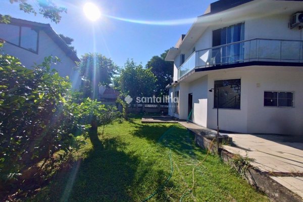 Casa à venda com 120m², 1 quarto, 1 suíte, 4 vagas no bairro Morro das Pedras em Florianópolis