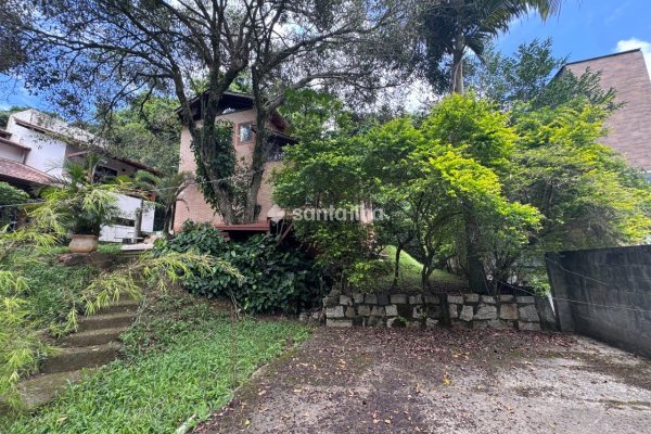 Casa à venda com 180m², 2 quartos, 2 suítes, 2 vagas no bairro Rio Tavares Central em Florianópolis