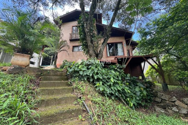 Casa à venda com 180m², 2 quartos, 2 suítes, 2 vagas no bairro Rio Tavares Central em Florianópolis