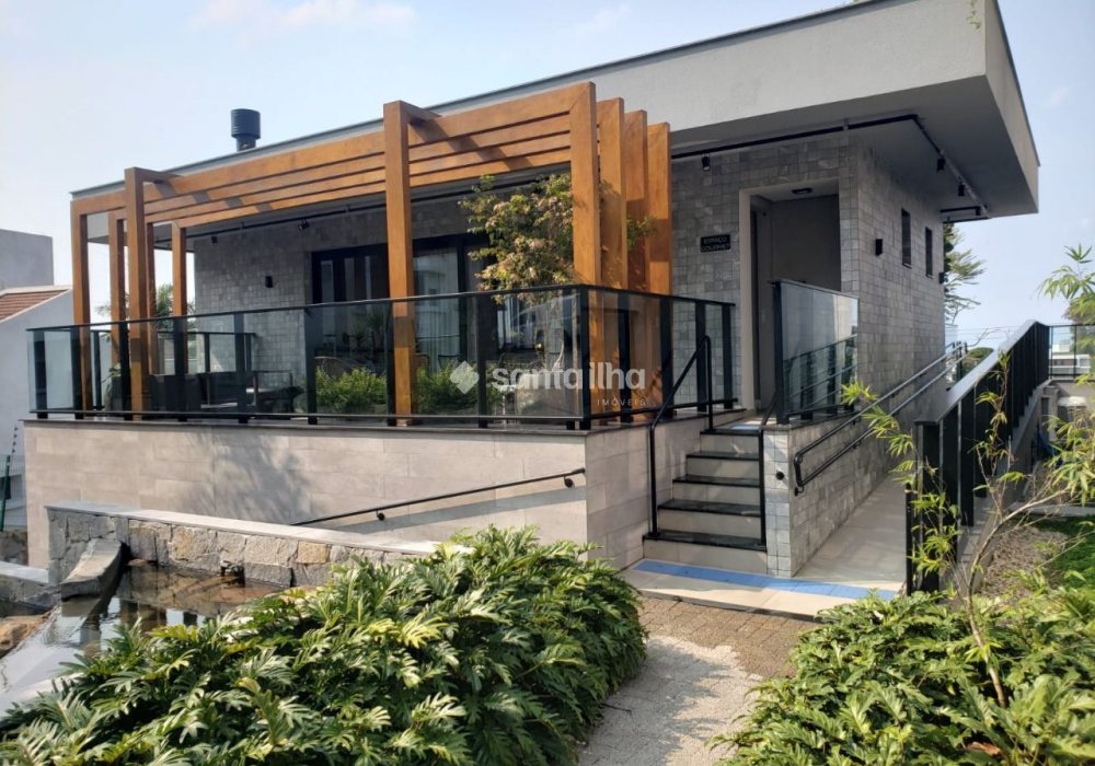 Casa em Condomínio à venda com 361m², 3 quartos, 3 suítes, 5 vagas no bairro Lagoa da Conceição em Florianópolis - Foto 1