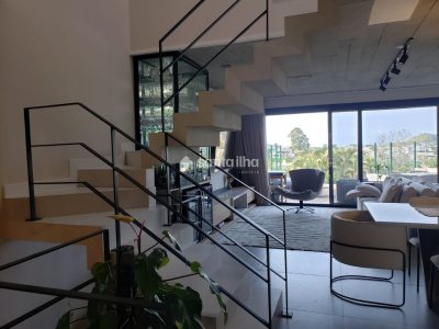 Casa em Condomínio à venda com 361m², 3 quartos, 3 suítes, 5 vagas no bairro Lagoa da Conceição em Florianópolis - Foto 2