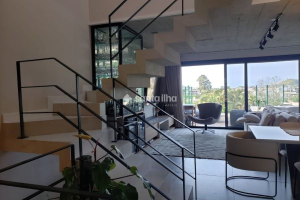 Casa em Condomínio à venda com 361m², 3 quartos, 3 suítes, 5 vagas no bairro Lagoa da Conceição em Florianópolis