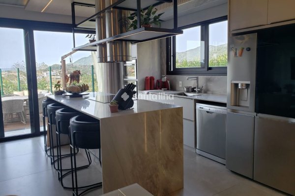 Casa em Condomínio à venda com 361m², 3 quartos, 3 suítes, 5 vagas no bairro Lagoa da Conceição em Florianópolis