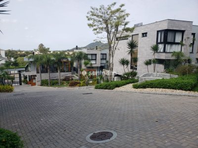 Casa em Condomínio à venda com 361m², 3 quartos, 3 suítes, 5 vagas no bairro Lagoa da Conceição em Florianópolis - Foto 30