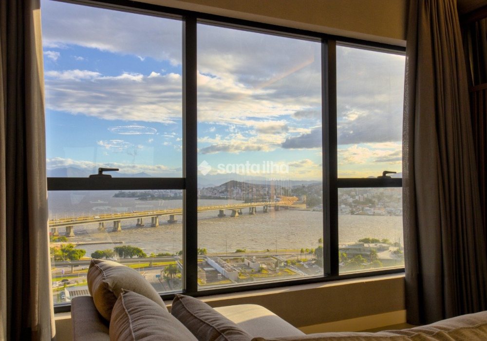 Studio à venda com 64m², 1 quarto, 2 vagas no bairro Centro em Florianópolis - Foto 1