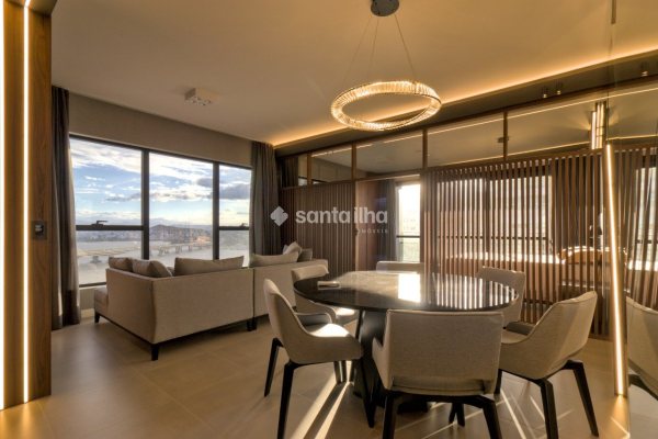 Studio à venda com 64m², 1 quarto, 2 vagas no bairro Centro em Florianópolis