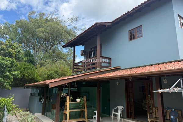 Casa em Condomínio à venda com 210m², 6 quartos, 1 suíte, 3 vagas no bairro Morro das Pedras em Florianópolis