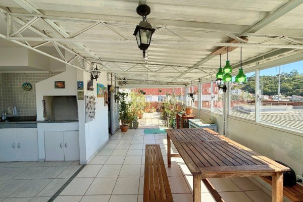 Apartamento à venda com 171m², 2 quartos, 1 suíte, 1 vaga no bairro Trindade em Florianópolis