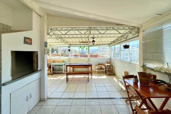 Apartamento à venda com 171m², 2 quartos, 1 suíte, 1 vaga no bairro Trindade em Florianópolis