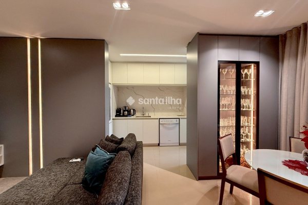 Apartamento à venda com 79m², 2 quartos, 1 suíte, 2 vagas no bairro Agronômica em Florianópolis