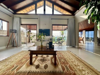 Casa à venda com 310m², 3 quartos, 1 suíte, 2 vagas no bairro Campeche em Florianópolis - Foto 9