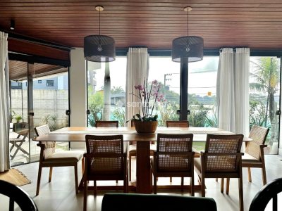 Casa à venda com 310m², 3 quartos, 1 suíte, 2 vagas no bairro Campeche em Florianópolis - Foto 12