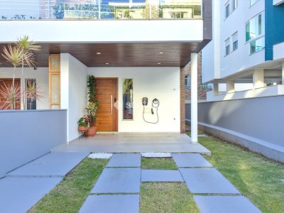 Casa à venda com 143m², 3 quartos, 1 suíte, 1 vaga no bairro Rio Tavares em Florianópolis - Foto 2