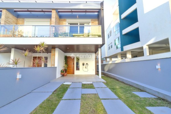 Casa à venda com 143m², 3 quartos, 1 suíte, 1 vaga no bairro Rio Tavares em Florianópolis