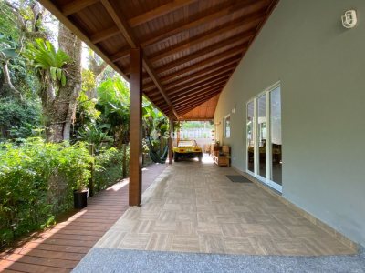 Casa em Condomínio à venda com 230m², 3 quartos, 2 suítes, 3 vagas no bairro Rio Tavares em Florianópolis - Foto 5