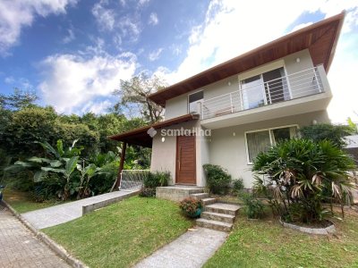 Casa em Condomínio à venda com 230m², 3 quartos, 2 suítes, 3 vagas no bairro Rio Tavares em Florianópolis - Foto 2