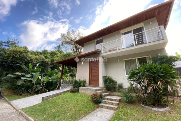Casa em Condomínio à venda com 230m², 3 quartos, 2 suítes, 3 vagas no bairro Rio Tavares em Florianópolis