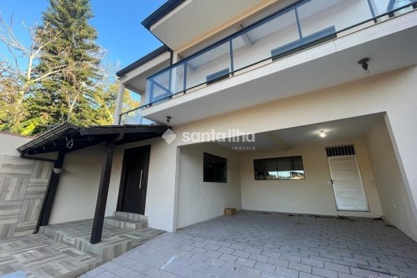 Casa à venda com 220m², 5 quartos, 1 suíte, 2 vagas no bairro Pântano do Sul em Florianópolis