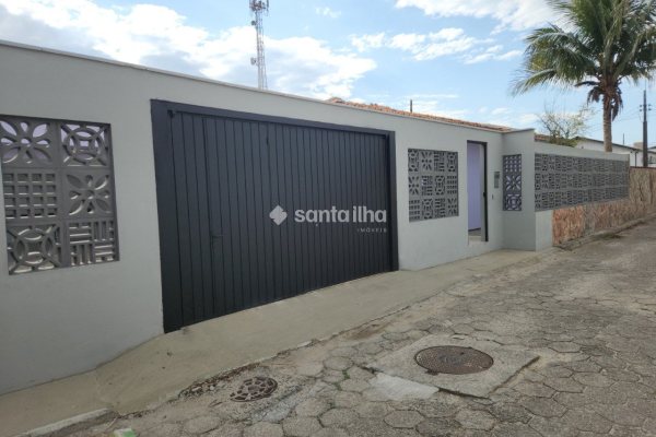 Casa à venda com 190m², 4 quartos, 3 vagas no bairro Campeche em Florianopolis