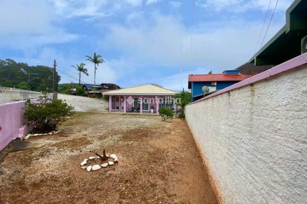 Casa à venda com 312m², 3 quartos, 1 suíte, 4 vagas no bairro Lagoa da Conceição em Florianópolis