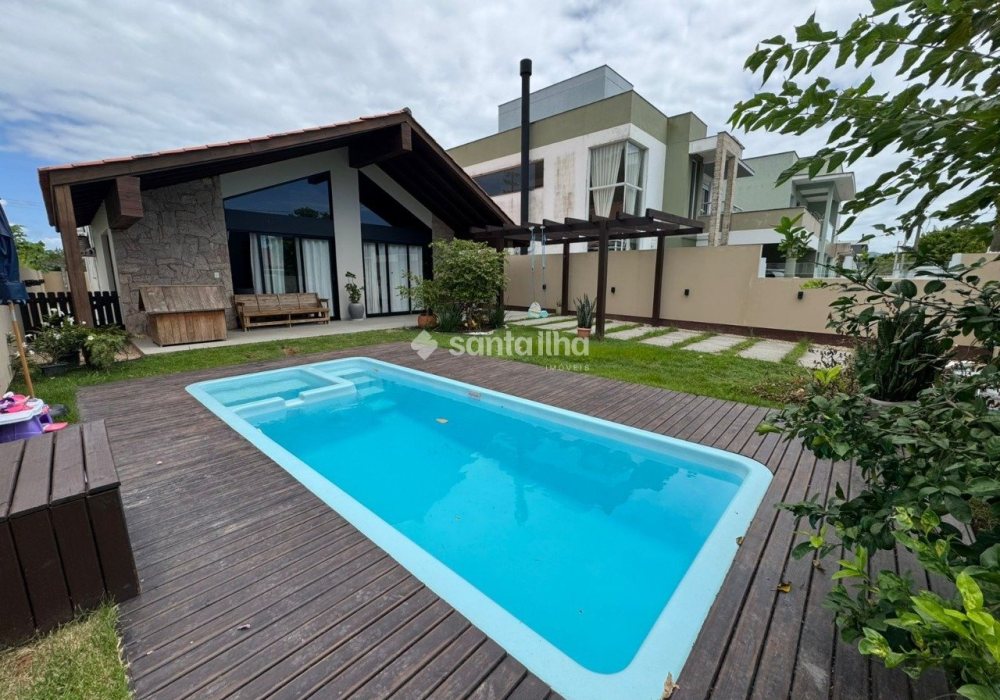 Casa à venda com 147m², 3 quartos, 1 suíte, 2 vagas no bairro Ribeirão da Ilha em Florianópolis - Foto 1