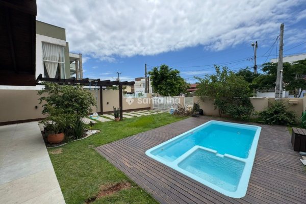 Casa à venda com 147m², 3 quartos, 1 suíte, 2 vagas no bairro Ribeirão da Ilha em Florianópolis