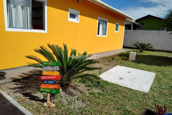 Casa à venda com 105m², 3 quartos, 1 suíte, 4 vagas no bairro Ribeirão da Ilha em Florianópolis