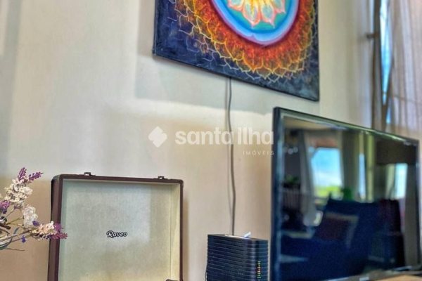Casa à venda com 260m², 3 quartos, 3 suítes, 2 vagas no bairro Lagoa da Conceição em Florianópolis