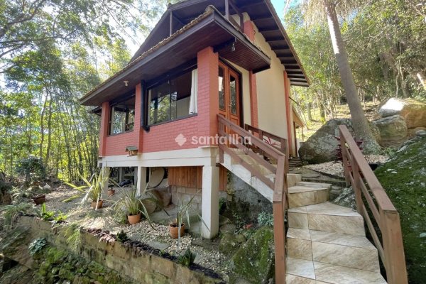 Casa para alugar com 136m², 2 quartos, 1 suíte, 1 vaga no bairro Ribeirão da Ilha em Florianópolis