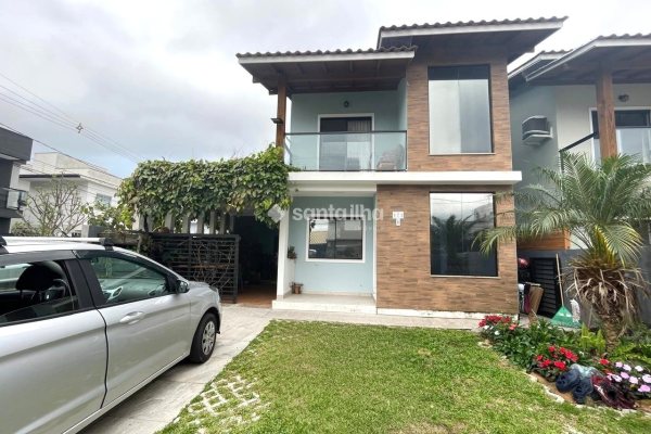 Casa à venda com 110m², 3 quartos, 1 suíte, 1 vaga no bairro Campeche em Florianópolis