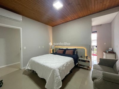 Casa à venda com 110m², 3 quartos, 1 suíte, 1 vaga no bairro Campeche em Florianópolis - Foto 25