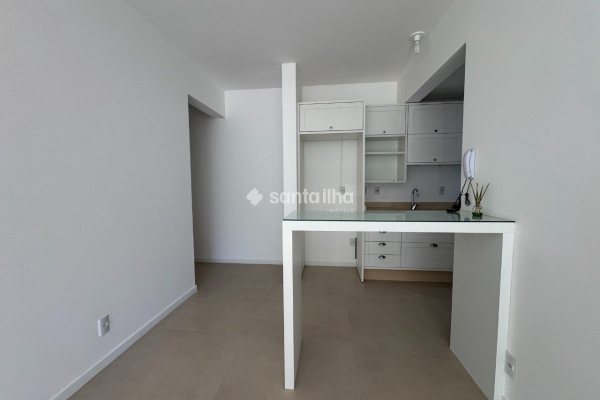 Apartamento à venda com 56m², 1 quarto, 1 vaga no bairro Campeche em Florianópolis