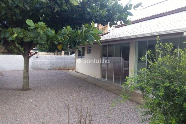 Casa à venda com 100m², 2 quartos, 1 vaga no bairro Ribeirão da Ilha em Florianópolis