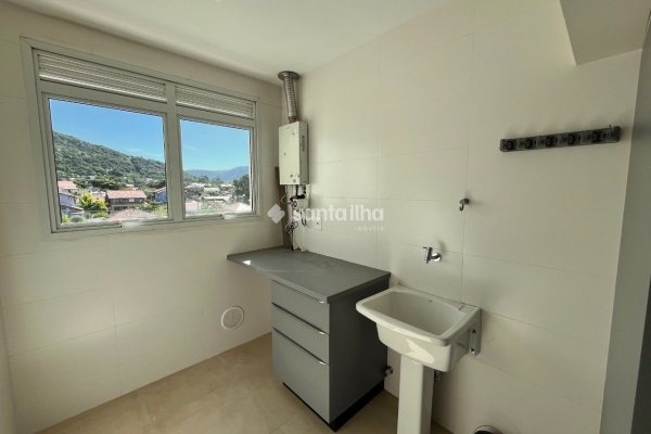 Cobertura à venda com 252m², 3 quartos, 1 suíte, 4 vagas no bairro Campeche em Florianópolis
