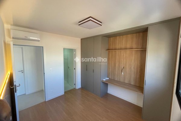 Apartamento à venda com 45m², 1 quarto, 1 suíte, 1 vaga no bairro Centro em Florianópolis