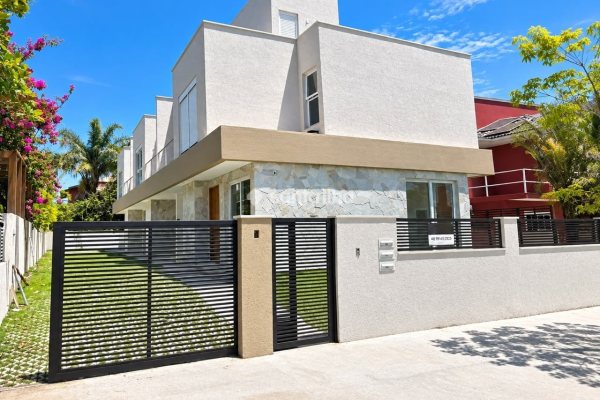 Casa à venda com 123m², 3 quartos, 1 suíte, 1 vaga no bairro Campeche em Florianópolis