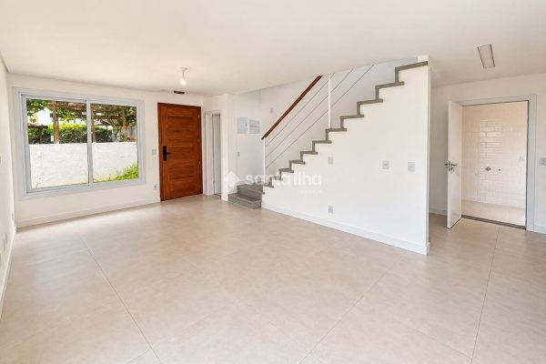 Casa à venda com 123m², 3 quartos, 1 suíte, 1 vaga no bairro Campeche em Florianópolis