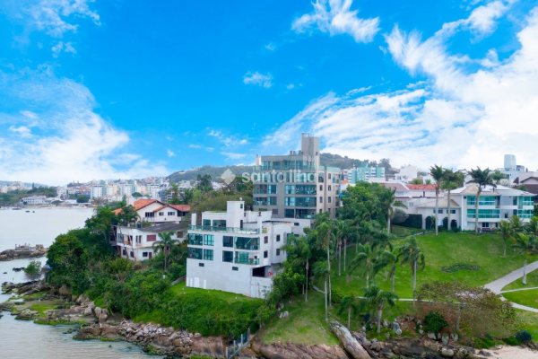 Apartamento à venda com 130m², 2 quartos, 1 suíte, 2 vagas no bairro Coqueiros em Florianópolis