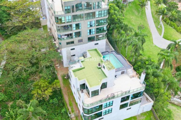 Apartamento à venda com 130m², 2 quartos, 1 suíte, 2 vagas no bairro Coqueiros em Florianópolis