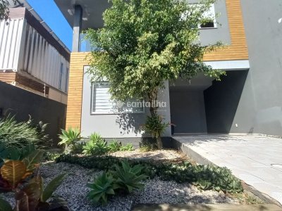 Casa à venda com 114m², 3 quartos, 1 suíte, 2 vagas no bairro Campeche em Florianópolis - Foto 2