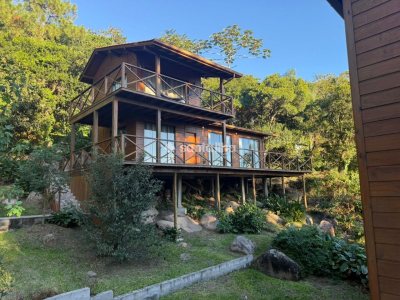 Casa à venda com 130m², 2 quartos, 1 suíte, 1 vaga no bairro Barra da Lagoa em Florianópolis - Foto 4