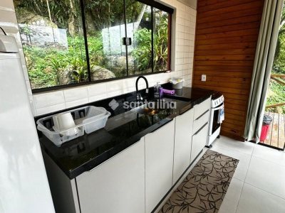 Casa à venda com 130m², 2 quartos, 1 suíte, 1 vaga no bairro Barra da Lagoa em Florianópolis - Foto 11