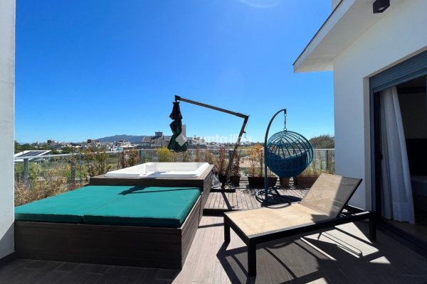 Cobertura à venda com 119m², 2 quartos, 1 suíte, 2 vagas no bairro Campeche em Florianópolis