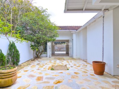 Casa à venda com 180m², 3 quartos, 3 suítes, 2 vagas no bairro Campeche em Florianópolis - Foto 3