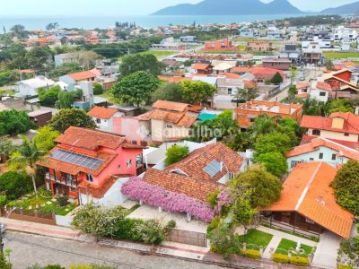 Casa à venda com 180m², 3 quartos, 3 suítes, 2 vagas no bairro Campeche em Florianópolis - Foto 49