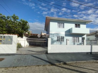 Casa à venda com 360m², 6 quartos, 4 vagas no bairro Carianos em Florianópolis - Foto 3