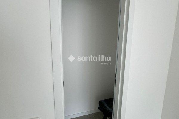 Apartamento à venda com 116m², 3 quartos, 3 suítes, 2 vagas no bairro Morro das Pedras em Florianópolis