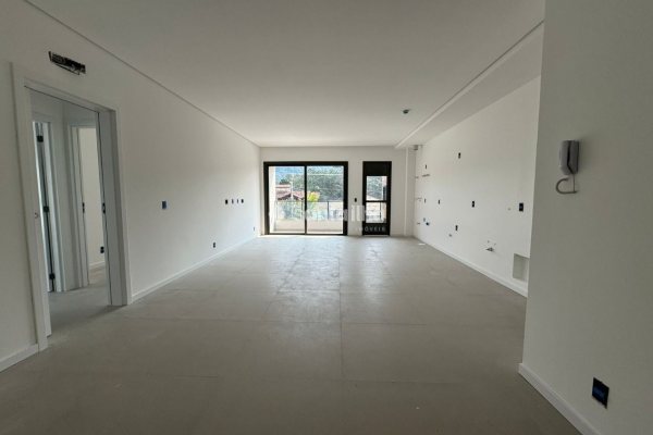 Apartamento à venda com 116m², 3 quartos, 3 suítes, 2 vagas no bairro Morro das Pedras em Florianópolis