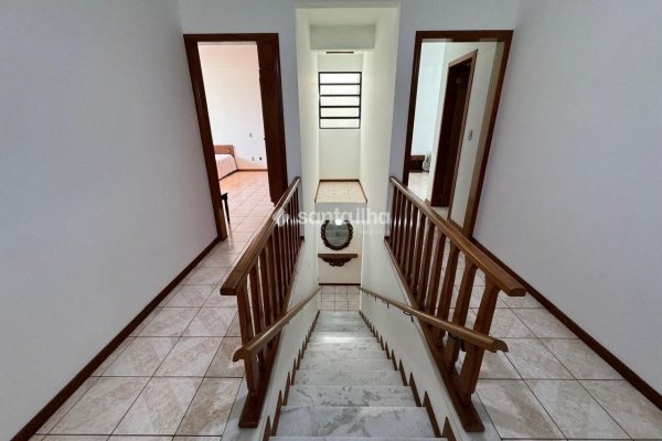 Casa à venda com 395m², 5 quartos, 4 suítes, 4 vagas no bairro Agronômica em Florianópolis